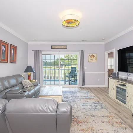 Updated 3 Bedroom Condo-Golf Course Views! Magnolia Pointe 201